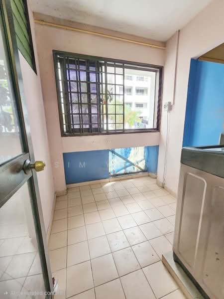 762 Woodlands Avenue 6 HDB Flat For Sale at S$ 630,000 | PropertyGuru Singapore - Balcony