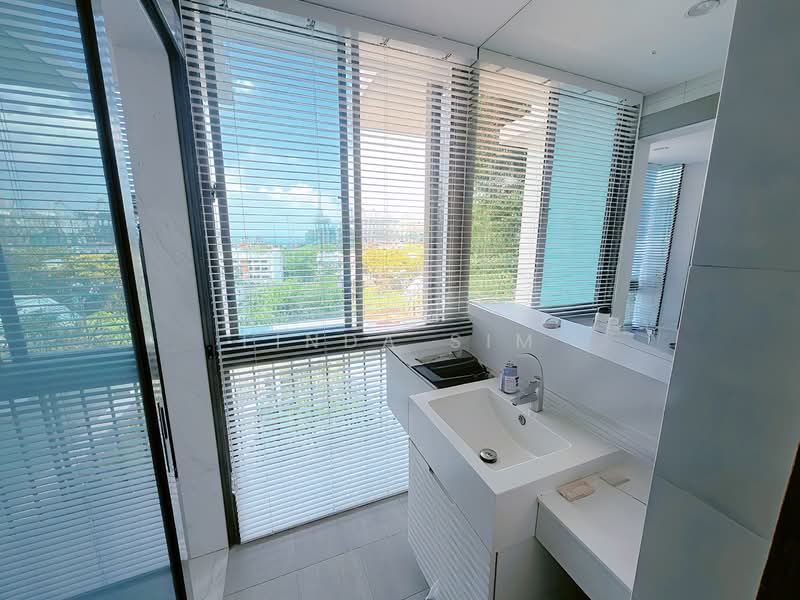 The Grandhill, 39 Pasir Panjang Hill, 3 Bedrooms, 1,281 sqft, Condominium For Rent, by Linda Sim, 500101843 - Bathroom - PropertyGuru.com.sg