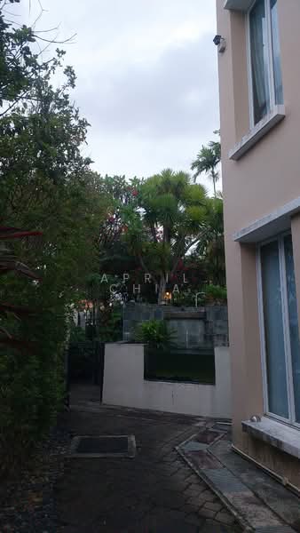 Seng Yong Villas Terraced House For Sale at S$ 6,500,000 | PropertyGuru Singapore - Exterior