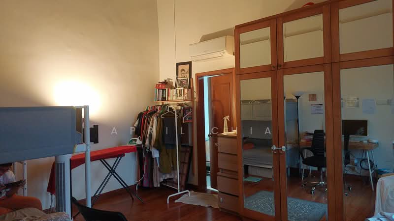 Seng Yong Villas Terraced House For Sale at S$ 6,500,000 | PropertyGuru Singapore - Bedroom