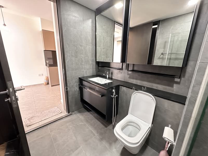 Park Colonial, 2 Woodleigh Lane, 1 Bedroom, 463 sqft, Condominium For Sale, by Ronda Tham, 500101850 - Bathroom - PropertyGuru.com.sg