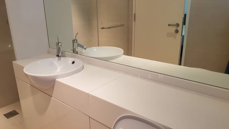 Regency Suites, 38 Kim Tian Road, 1,100 sqft, Office For Rent, by Caitlin Tan, 500101857 - Bathrooms on both levels - CommercialGuru.com.sg