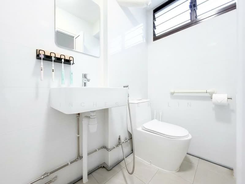 246 Bangkit Road, 246 Bangkit Road, 3 Bedrooms, 1,119 sqft, HDB Flat For Sale, by Winchester Lin, 500101859 - Bathroom - PropertyGuru.com.sg