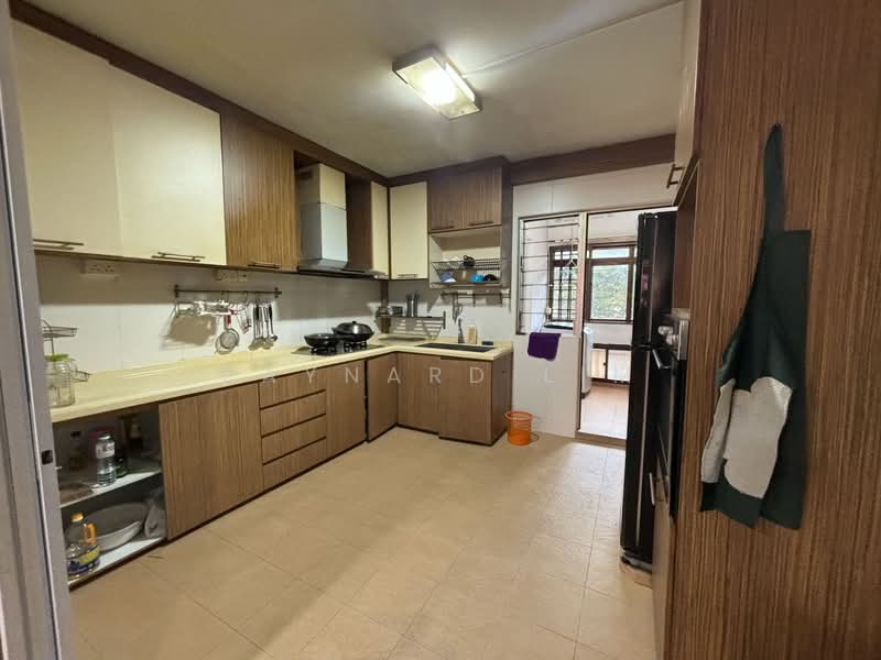 504 Choa Chu Kang Street 51 HDB Flat For Sale at S$ 550,000 | PropertyGuru Singapore - Kitchen