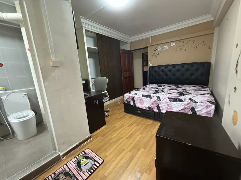 504 Choa Chu Kang Street 51 HDB Flat For Sale at S$ 550,000 | PropertyGuru Singapore - Bedroom