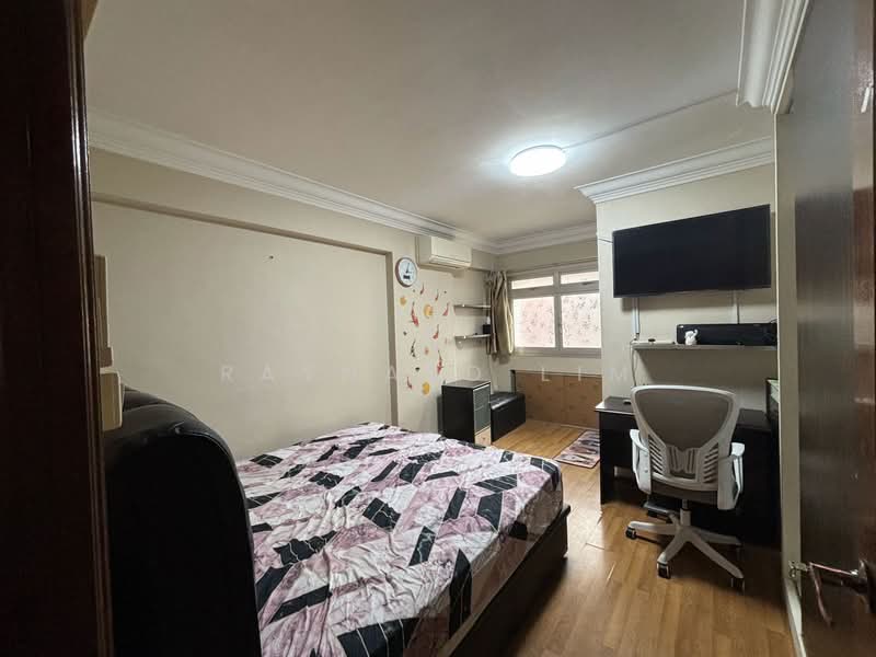504 Choa Chu Kang Street 51 HDB Flat For Sale at S$ 550,000 | PropertyGuru Singapore - Bedroom