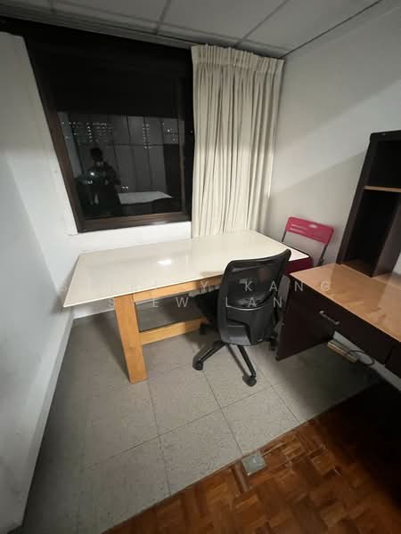 Sun Court, 21 Lorong Kilat, Room Rental, 200 sqft, Apartment For Rent, by Shirley Kang Siew Lan, 500101866 - Study - PropertyGuru.com.sg