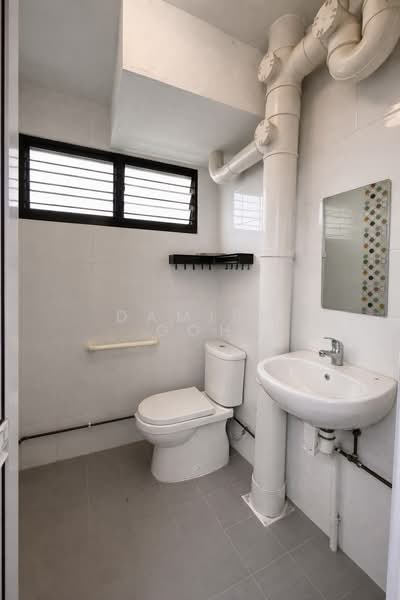 546 Bedok North Street 3, 546 Bedok North Street 3, 2 Bedrooms, 732 sqft, HDB Flat For Sale, by Damien Goh, 500101874 - Common Bathroom - PropertyGuru.com.sg