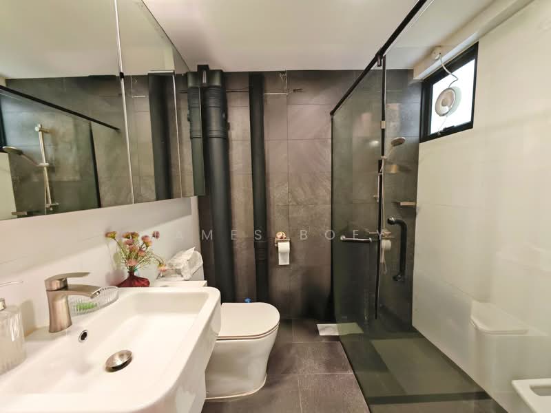 14 Ghim Moh Road HDB Flat For Sale at S$ 950,000 | PropertyGuru Singapore - Bathroom