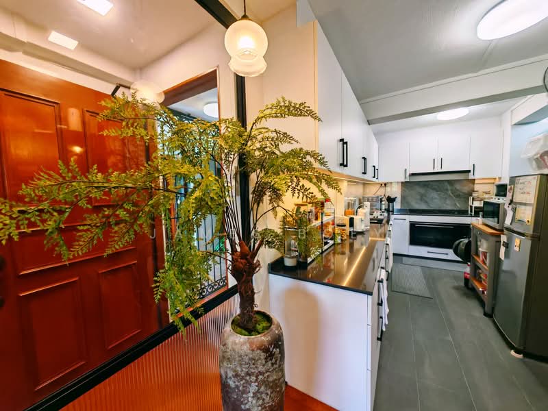 14 Ghim Moh Road HDB Flat For Sale at S$ 950,000 | PropertyGuru Singapore - Kitchen