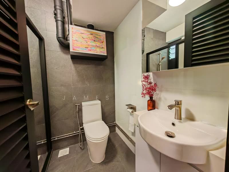 14 Ghim Moh Road HDB Flat For Sale at S$ 950,000 | PropertyGuru Singapore - Bathroom