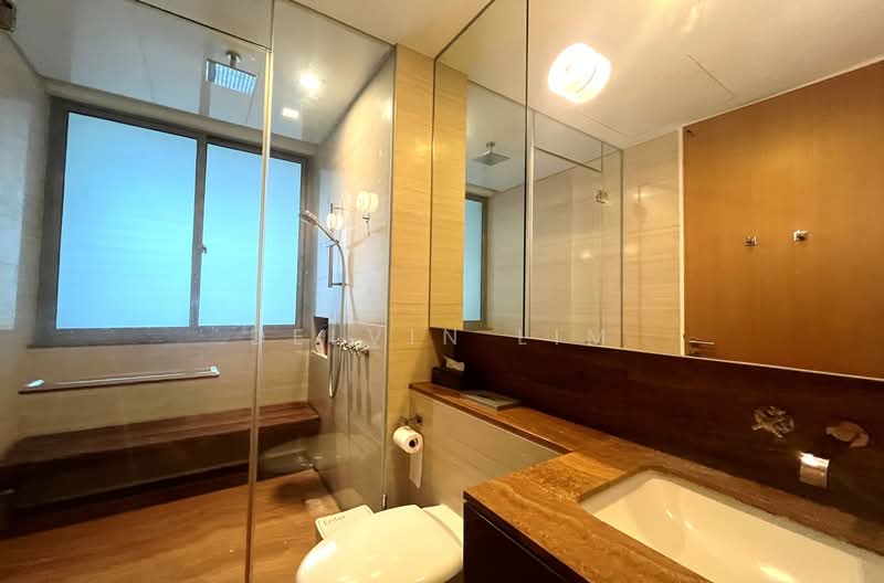 Hilltops, 99 Cairnhill Circle, 2 Bedrooms, 829 sqft, Condominium For Sale, by Delvin Lim, 500101882 - Bathroom - PropertyGuru.com.sg