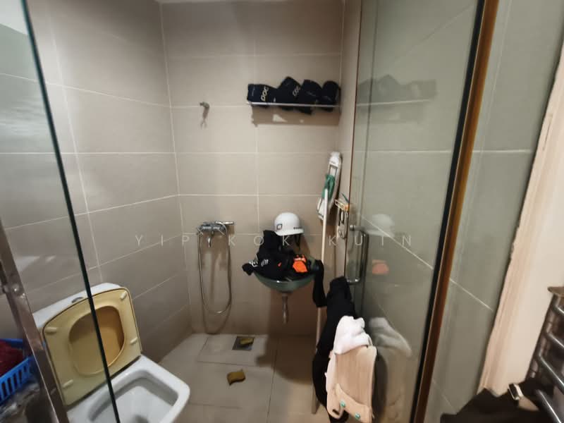 The Draycott, 50 Draycott Park, 3 Bedrooms, 2,637 sqft, Condominium For Sale, by Yip Kok Kuin, 500101888 - Helper bath - PropertyGuru.com.sg