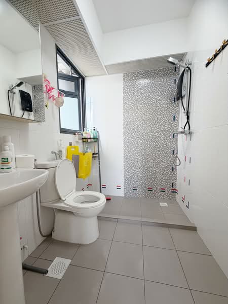 104A Bidadari Park Drive, 104A Bidadari Park Drive, 2 Bedrooms, 732 sqft, HDB Flat For Sale, by Desiree Leung, 500101894 - Bathroom - PropertyGuru.com.sg