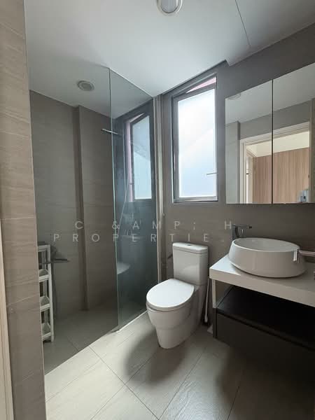 Canberra Residences, 501 Canberra Drive, 2 Bedrooms, 904 sqft, Condominium For Sale, by BETTY, 500101903 - Bathroom - PropertyGuru.com.sg