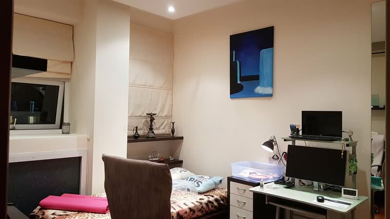 Emery Point, 18 Ipoh Lane, 3 Bedrooms, 1,324 sqft, Condominium For Rent, by Sam Chee, 500101905 - Room 2 - PropertyGuru.com.sg