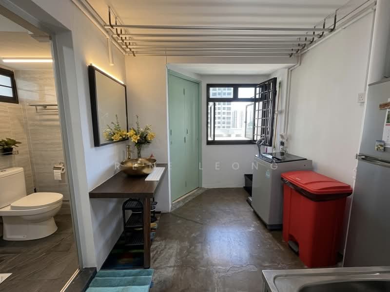 12 Marsiling Lane, 12 Marsiling Lane, 2 Bedrooms, 700 sqft, HDB Flat For Sale, by Irene Leong, 500101912 - Bathroom - PropertyGuru.com.sg