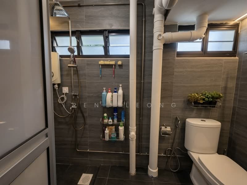 12 Marsiling Lane, 12 Marsiling Lane, 2 Bedrooms, 700 sqft, HDB Flat For Sale, by Irene Leong, 500101912 - Bathroom - PropertyGuru.com.sg