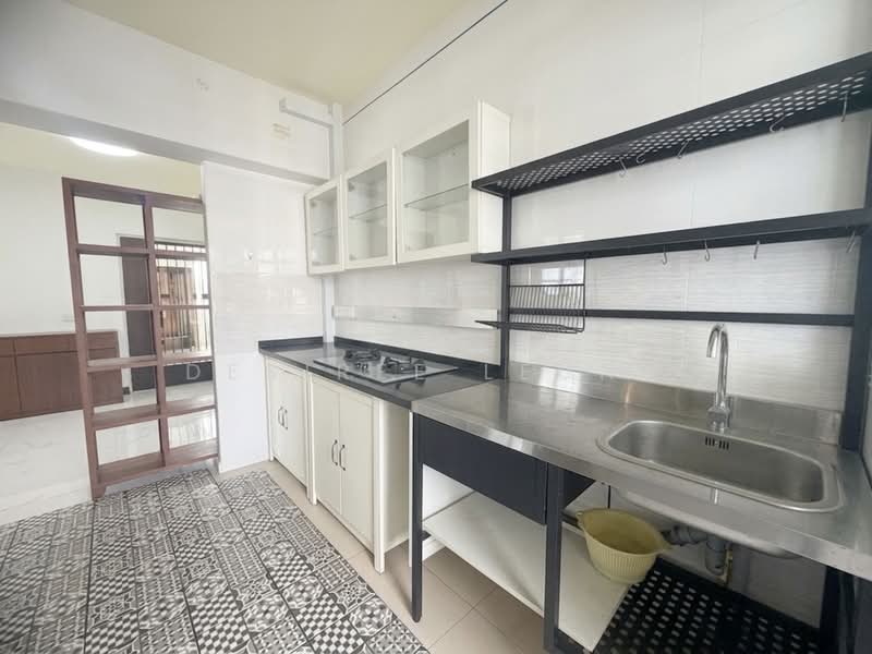 405A Northshore Drive, 405A Northshore Drive, 3 Bedrooms, 1,012 sqft, HDB Flat For Sale, by Desiree Leung, 500101918 - Kitchen - PropertyGuru.com.sg