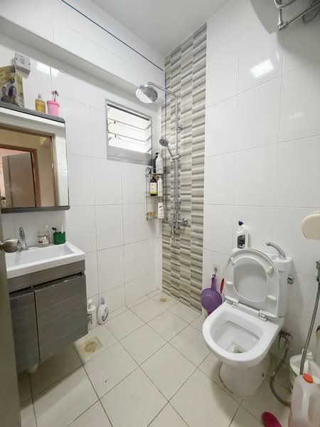 405A Northshore Drive, 405A Northshore Drive, 3 Bedrooms, 1,012 sqft, HDB Flat For Sale, by Desiree Leung, 500101918 - Bathroom - PropertyGuru.com.sg