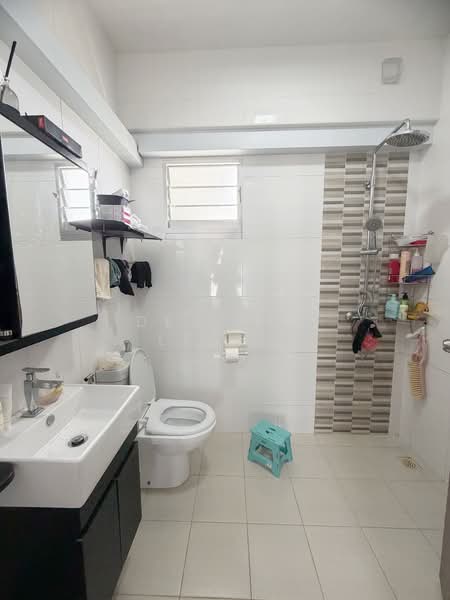405A Northshore Drive, 405A Northshore Drive, 3 Bedrooms, 1,012 sqft, HDB Flat For Sale, by Desiree Leung, 500101918 - Bathroom - PropertyGuru.com.sg
