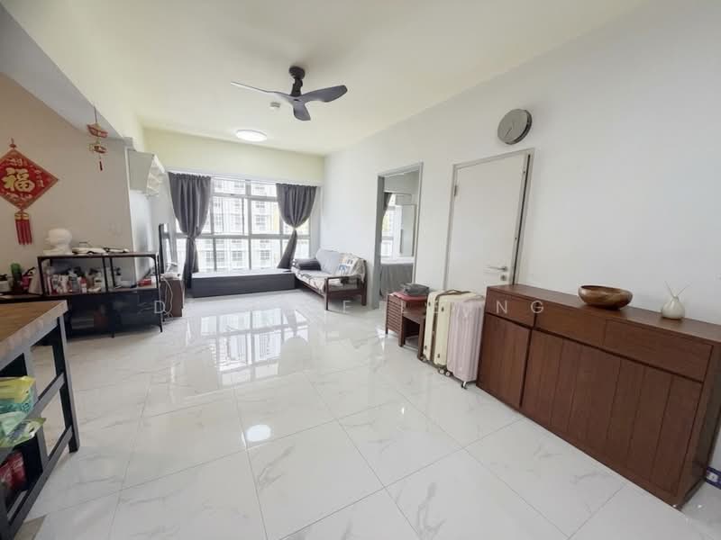 405A Northshore Drive, 405A Northshore Drive, 3 Bedrooms, 1,012 sqft, HDB Flat For Sale, by Desiree Leung, 500101918 - Living Room - PropertyGuru.com.sg