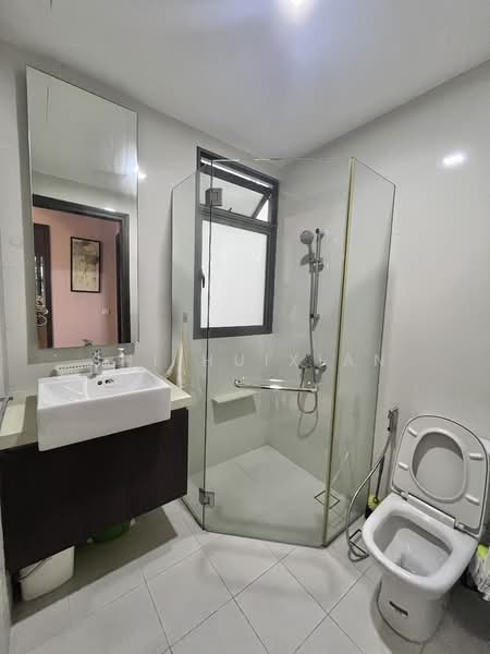 E Maisons (The Maisons), 28 Braddell Road, 2 Bedrooms, 936 sqft, Apartment For Rent, by Shi Huixian, 500101921 - Bathroom - PropertyGuru.com.sg