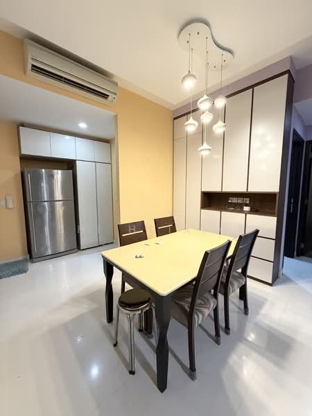 E Maisons (The Maisons), 28 Braddell Road, 2 Bedrooms, 936 sqft, Apartment For Rent, by Shi Huixian, 500101921 - Dining Room - PropertyGuru.com.sg