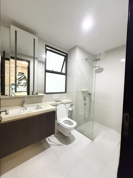 E Maisons (The Maisons), 28 Braddell Road, 2 Bedrooms, 936 sqft, Apartment For Rent, by Shi Huixian, 500101921 - Bathroom - PropertyGuru.com.sg