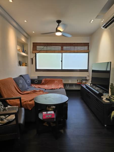 705 Tampines Street 71, 705 Tampines Street 71, 2 Bedrooms, 1,291 sqft, HDB Flat For Sale, by Noor Hermie Bin Abdul Malek, 500101922 - Living Room - PropertyGuru.com.sg