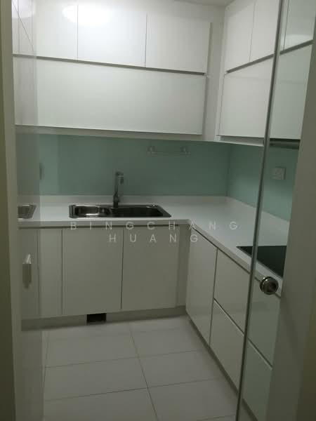 Soleil @ Sinaran, 2 Sinaran Drive, 2 Bedrooms, 1,098 sqft, Condominium For Sale, by Bingchang Huang, 500101923 - Kitchen - PropertyGuru.com.sg