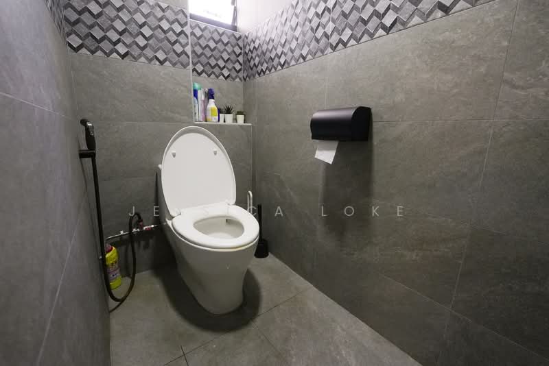 4 Everton Park, 4 Everton Park, 3 Bedrooms, 775 sqft, HDB Flat For Sale, by Jessica Loke, 500101926 - Bathroom - PropertyGuru.com.sg