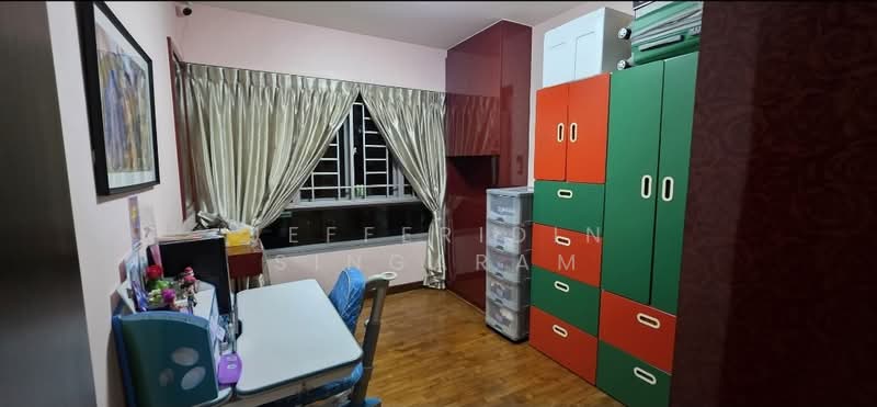 271A Punggol Walk HDB Flat For Sale at S$ 750,000 | PropertyGuru Singapore - Bedroom
