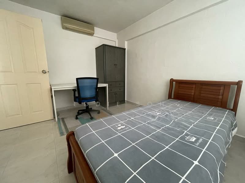 126 Lorong 1 Toa Payoh, 126 Lorong 1 Toa Payoh, 2 Bedrooms, 721 sqft, HDB Flat For Rent, by Eddie SOH, 500101939 - Bedroom - PropertyGuru.com.sg