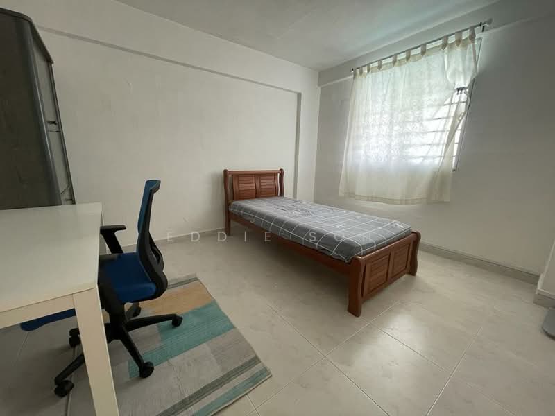 126 Lorong 1 Toa Payoh, 126 Lorong 1 Toa Payoh, 2 Bedrooms, 721 sqft, HDB Flat For Rent, by Eddie SOH, 500101939 - Bedroom - PropertyGuru.com.sg