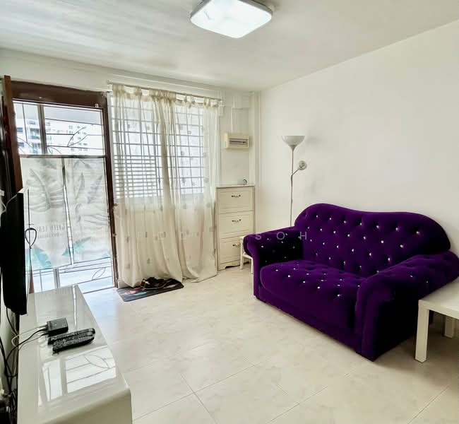 126 Lorong 1 Toa Payoh, 126 Lorong 1 Toa Payoh, 2 Bedrooms, 721 sqft, HDB Flat For Rent, by Eddie SOH, 500101939 - Living Room - PropertyGuru.com.sg