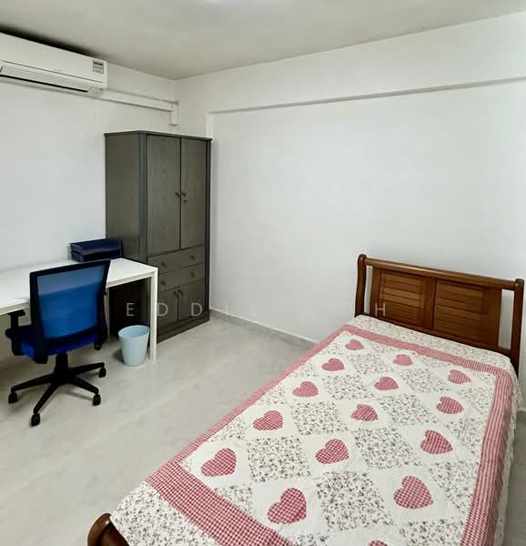 126 Lorong 1 Toa Payoh, 126 Lorong 1 Toa Payoh, 2 Bedrooms, 721 sqft, HDB Flat For Rent, by Eddie SOH, 500101939 - Bedroom - PropertyGuru.com.sg