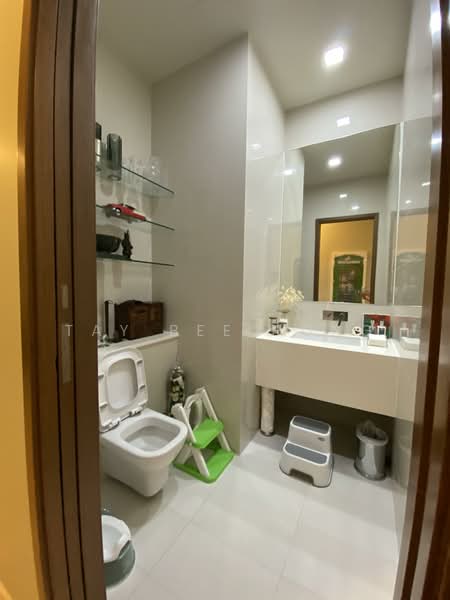 The Wharf Residence, 7 Tong Watt Road, 4 Bedrooms, 4,715 sqft, Condominium For Rent, by Tay Bee Hong, 500101951 - Bathroom - PropertyGuru.com.sg