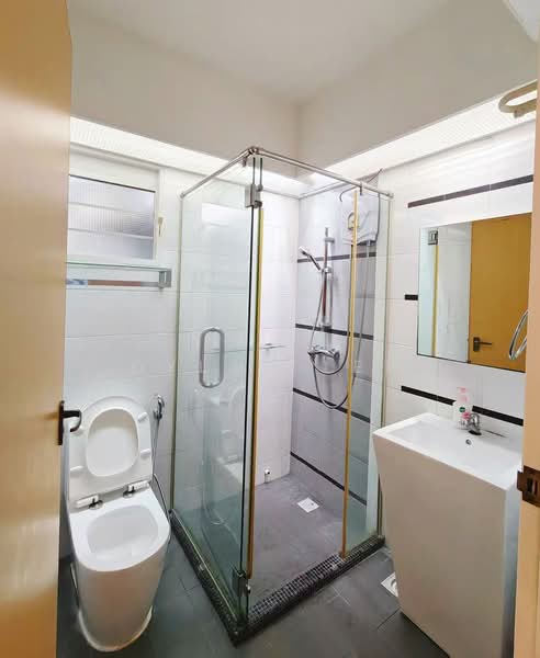 269C Punggol Field, 269C Punggol Field, 3 Bedrooms, 1,001 sqft, HDB Flat For Sale, by Dylan Lee, 500101961 - Bathroom - PropertyGuru.com.sg