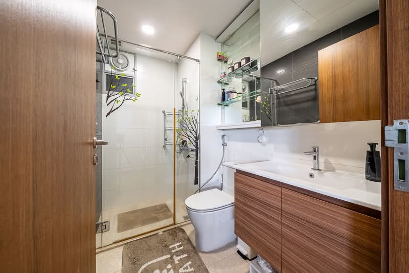 Waterfront Key, 772 Bedok Reservoir Road, 3 Bedrooms, 1,313 sqft, Condominium For Sale, by Ethan Lim, 500101970 - Bathroom - PropertyGuru.com.sg