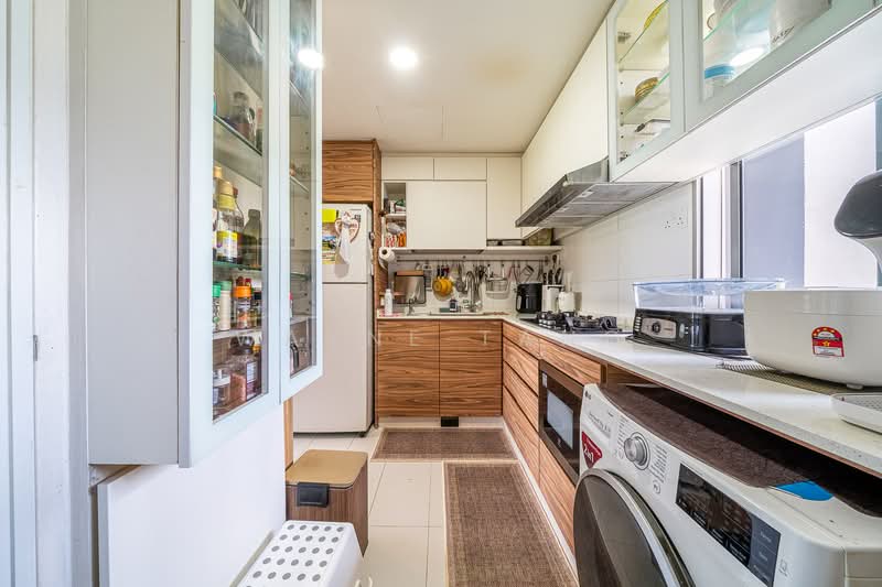 Waterfront Key, 772 Bedok Reservoir Road, 3 Bedrooms, 1,313 sqft, Condominium For Sale, by Wayne Tang, 500101978 - Kitchen - PropertyGuru.com.sg