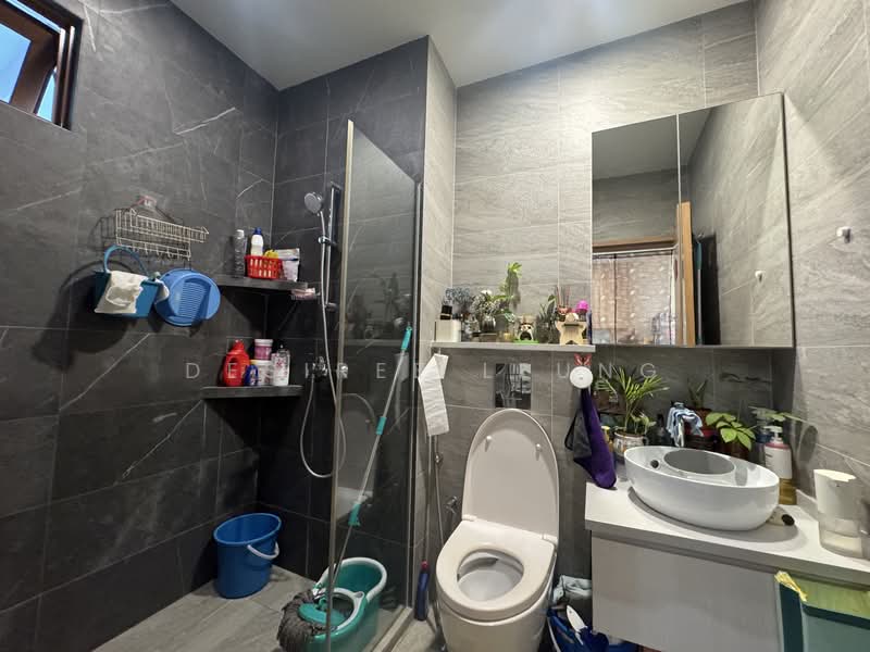 3.5 Storey Semi-Detached @ Telok Kurau. 1km to Tao Nan, , 4 Bedrooms, 3,500 sqft, Semi-Detached House For Sale, by Desiree Leung, 500101981 - Bathroom - PropertyGuru.com.sg