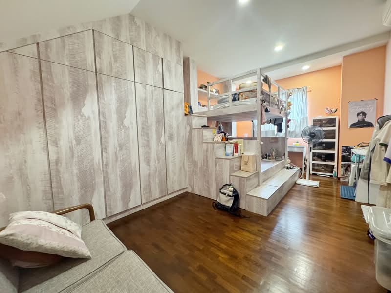 3.5 Storey Semi-Detached @ Telok Kurau. 1km to Tao Nan, , 4 Bedrooms, 3,500 sqft, Semi-Detached House For Sale, by Desiree Leung, 500101981 - Bedroom - PropertyGuru.com.sg