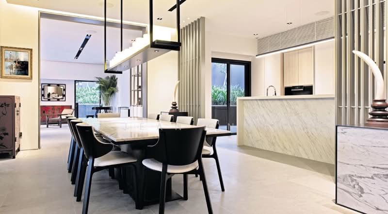 ❤️❤️D11 BEAUTIFULLY RESTORED HOUSE. MODERN INTERIOR. EXPANSIVE LANDSCAPED GARDEN. ☎️ JEAN 93571119, , 3 Bedrooms, 5,000 sqft, Good Class Bungalow For Sale, by Jean Ong, 500101990 - Dining Room - PropertyGuru.com.sg