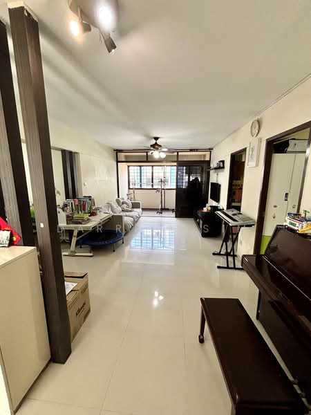 504A Montreal Drive, 504A Montreal Drive, 4 Bedrooms, 1,399 sqft, HDB Flat For Sale, by Darrell Sim, 500101994 - Living Room - PropertyGuru.com.sg