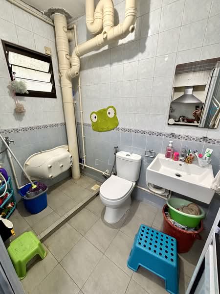 504A Montreal Drive, 504A Montreal Drive, 4 Bedrooms, 1,399 sqft, HDB Flat For Sale, by Darrell Sim, 500101994 - Common Bathroom - PropertyGuru.com.sg