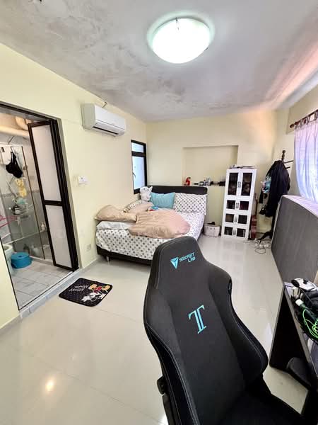 504A Montreal Drive, 504A Montreal Drive, 4 Bedrooms, 1,399 sqft, HDB Flat For Sale, by Darrell Sim, 500101994 - Master Bedroom - PropertyGuru.com.sg