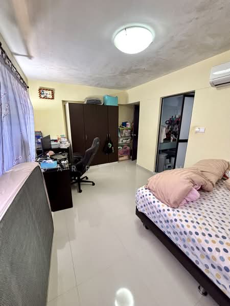 504A Montreal Drive, 504A Montreal Drive, 4 Bedrooms, 1,399 sqft, HDB Flat For Sale, by Darrell Sim, 500101994 - Master Bedroom - PropertyGuru.com.sg