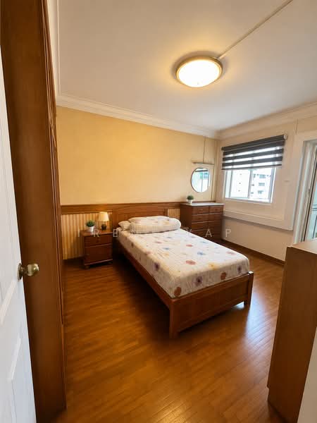 830 Yishun Street 81, 830 Yishun Street 81, 2 Bedrooms, 786 sqft, HDB Flat For Sale, by Irene Yap, 500101996 - Bedroom - PropertyGuru.com.sg