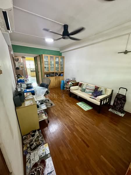 830 Yishun Street 81, 830 Yishun Street 81, 2 Bedrooms, 786 sqft, HDB Flat For Sale, by Irene Yap, 500101996 - Living Room - PropertyGuru.com.sg